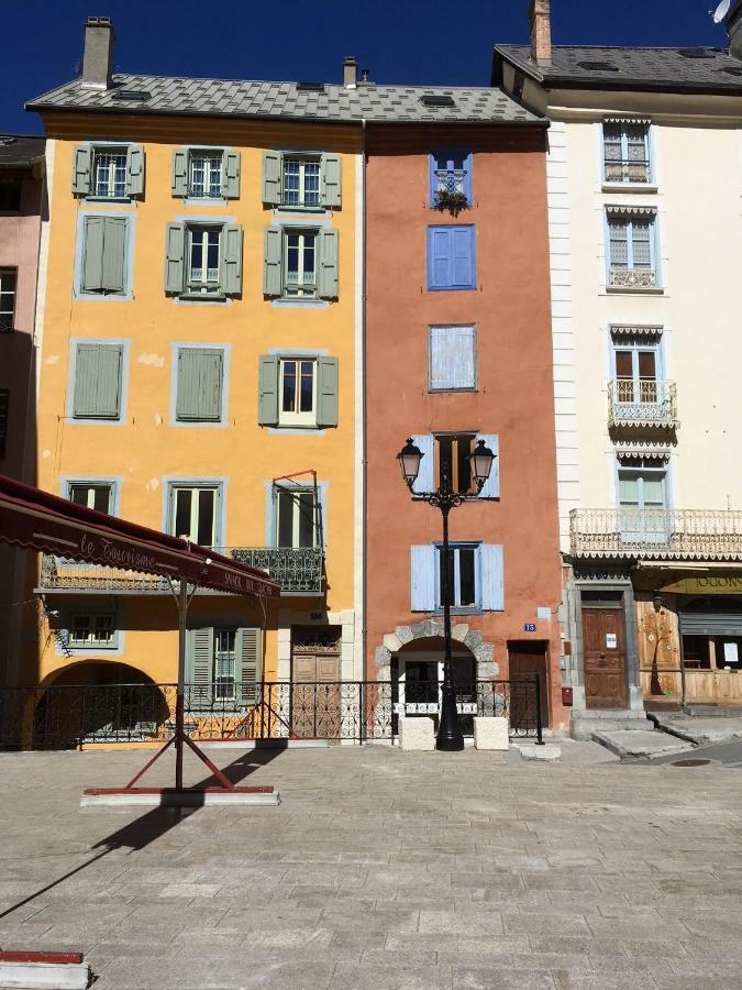 Au "Gargouillard" De La Citadelle Vauban Apartment บรีอองซง ภายนอก รูปภาพ