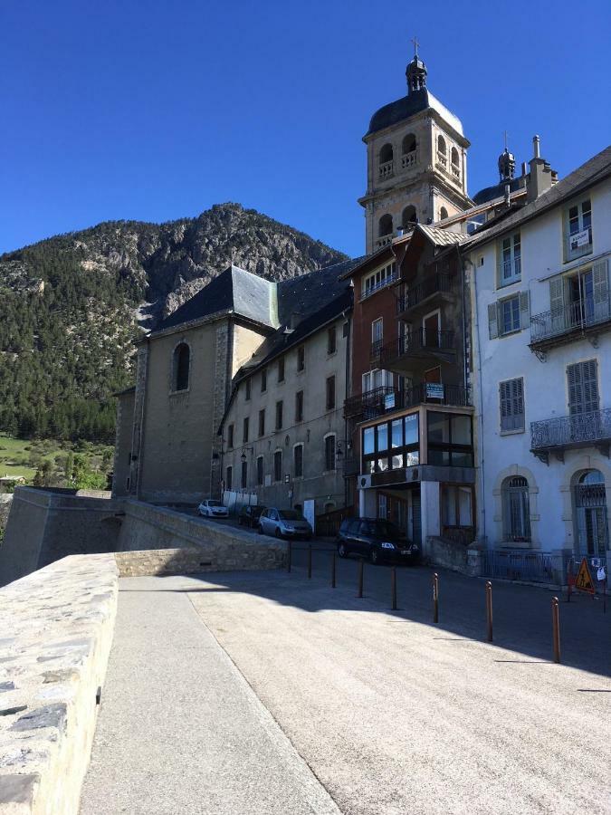 Au "Gargouillard" De La Citadelle Vauban Apartment บรีอองซง ภายนอก รูปภาพ