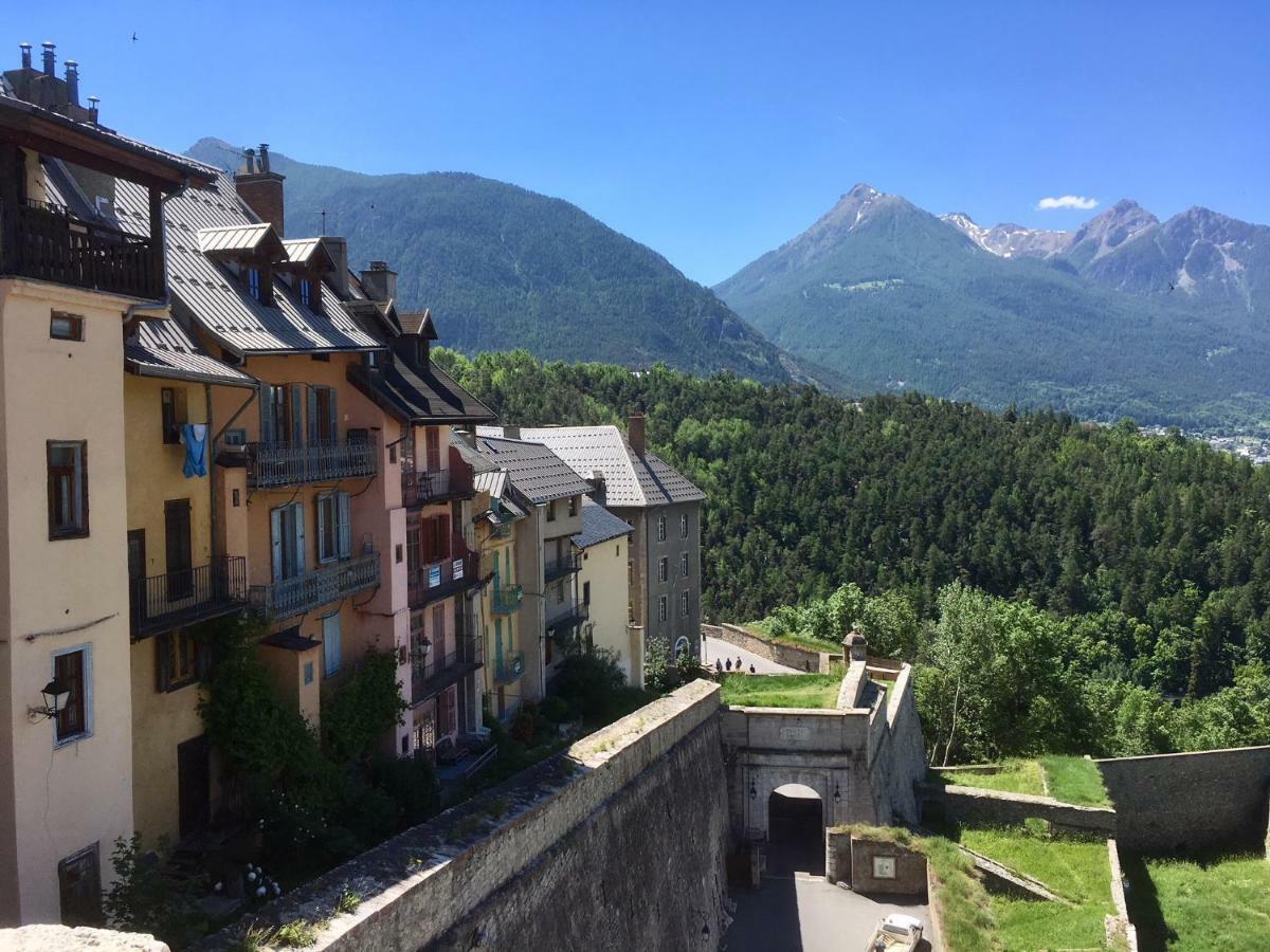 Au "Gargouillard" De La Citadelle Vauban Apartment บรีอองซง ภายนอก รูปภาพ